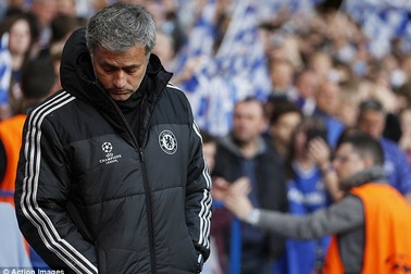 Mourinho “cải tổ” MU: Đẩy mình vào chỗ chết?