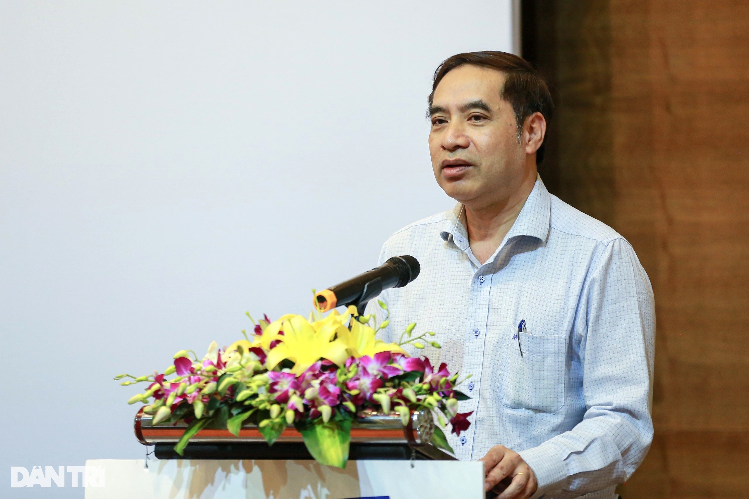 Reduce administrative procedures in foreign labor management in Vietnam ...