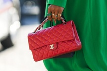 Mẫu túi xách nổi tiếng nhất của Chanel, liên tục tăng giá vẫn "đắt hàng"