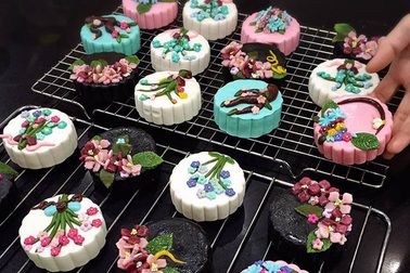 Mỗi năm làm thêm 1 tháng: Chị gái công sở thu 200 triệu