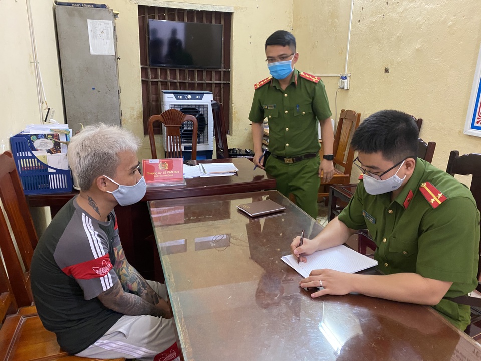 Triệt phá đường dây đánh bạc hơn 10 tỉ đồng núp bóng game đổi thưởng - 1 Triệt phá đường dây đánh bạc hơn 10 tỉ đồng núp bóng game đổi thưởng - 1