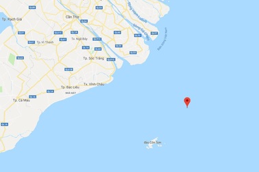 Tàu cá Việt Nam cứu sống 10 người nước ngoài gặp nạn trên biển