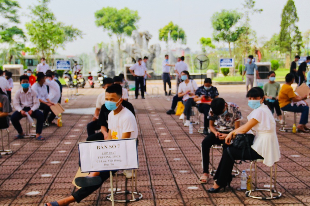 Trường nghề hỗ trợ hơn 1 tỷ đồng chia sẻ khó khăn với sinh viên mùa dịch - 8 Trường nghề hỗ trợ hơn 1 tỷ đồng chia sẻ khó khăn với sinh viên mùa dịch - 8