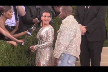 Kanye West và Kim Kardashian dự tiệc thời trang