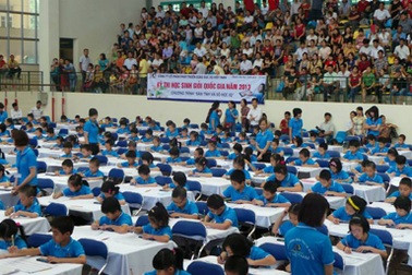 Gần 500 học sinh thi tài làm toán nhanh