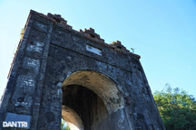 Cổng trời Hoành Sơn Quan gần 200 tuổi và chuyện khó tin kéo dài hơn 20 năm