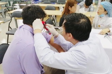 Cảnh báo biến chứng liệt mặt, chảy dịch não khi cấy ốc tai điện tử