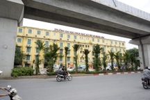 Hà Nội "phủ xanh" gầm đường sắt trên cao bằng cau cảnh