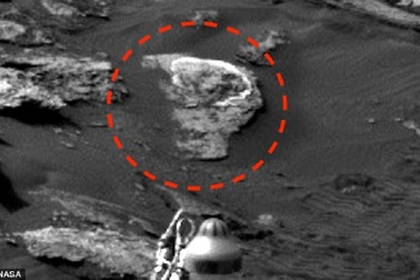 Các thợ săn UFO khẳng định đã phát hiện “đầu lâu xương chéo trên” sao Hỏa
