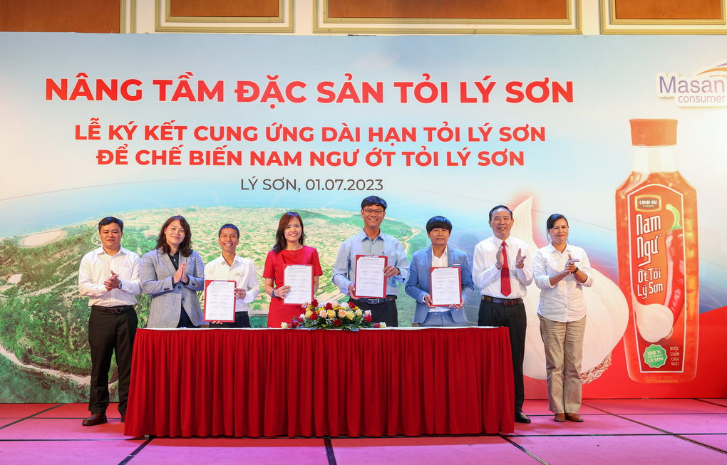 Người Hà thành thưởng thức Nam Ngư Ớt Tỏi Lý Sơn ngay giữa lòng Thủ đô - 4 Người Hà thành thưởng thức Nam Ngư Ớt Tỏi Lý Sơn ngay giữa lòng Thủ đô - 4