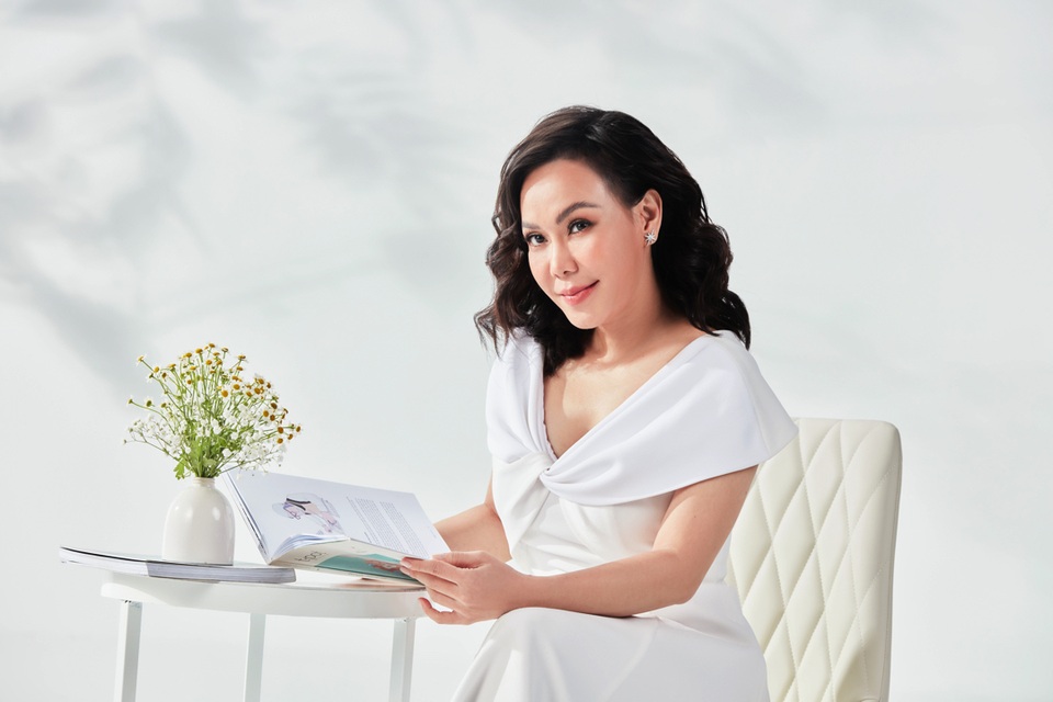 Việt Hương theo đuổi hình ảnh gợi cảm tuổi 40 - 4 Việt Hương theo đuổi hình ảnh gợi cảm tuổi 40 - 4