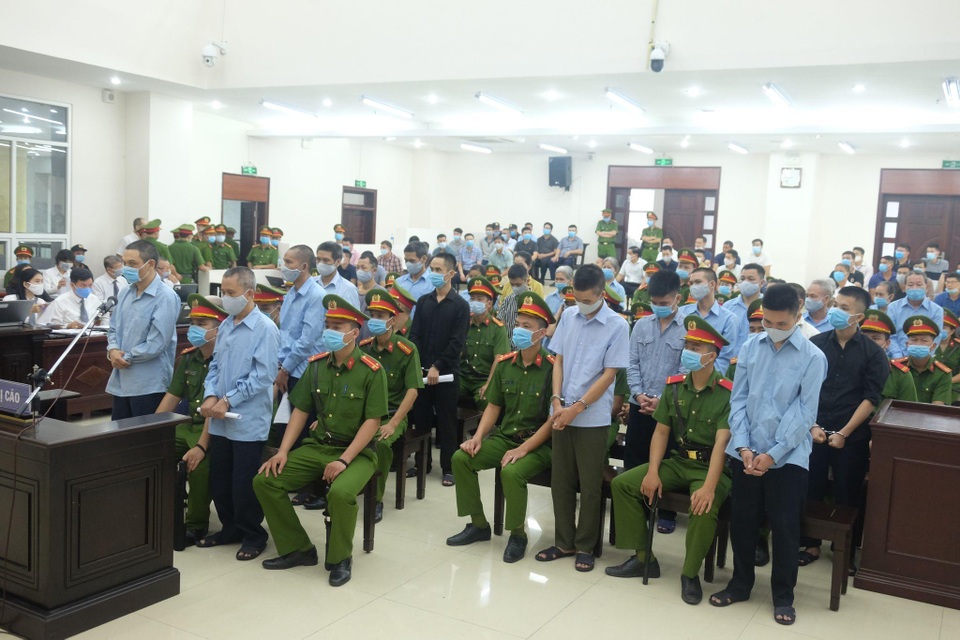 Xét xử vụ án ở Đồng Tâm: “Bị cáo biết tội lỗi của mình khó tha thứ...!” - 2 Xét xử vụ án ở Đồng Tâm: “Bị cáo biết tội lỗi của mình khó tha thứ...!” - 2