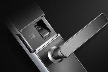Chiếc hộp có thể mở mọi loại khóa cửa thông minh trong 3 giây