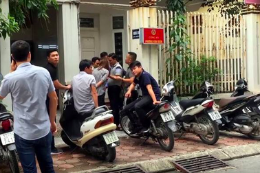 Chủ tịch Hà Nội yêu cầu công an làm rõ vụ 2 phóng viên bị hành hung