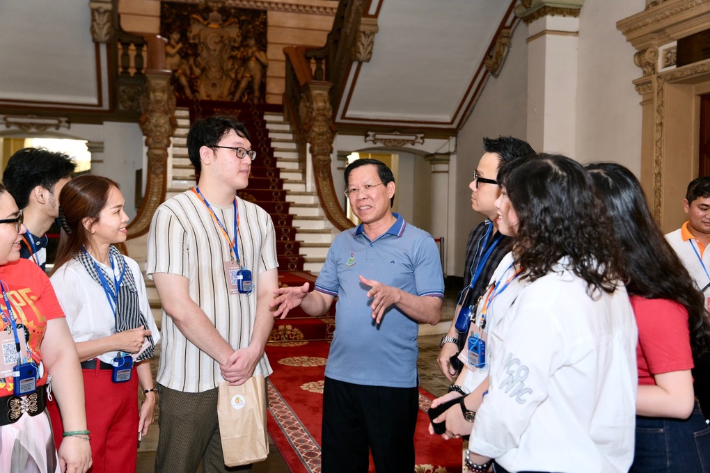 Tour du lịch đặc biệt 2 ngày đón 1.500 người, Chủ tịch TPHCM ra chào khách - 3 Tour du lịch đặc biệt 2 ngày đón 1.500 người, Chủ tịch TPHCM ra chào khách - 3
