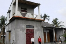 Quảng Bình: 134 hộ nghèo được hỗ trợ xây nhà chống bão, lũ
