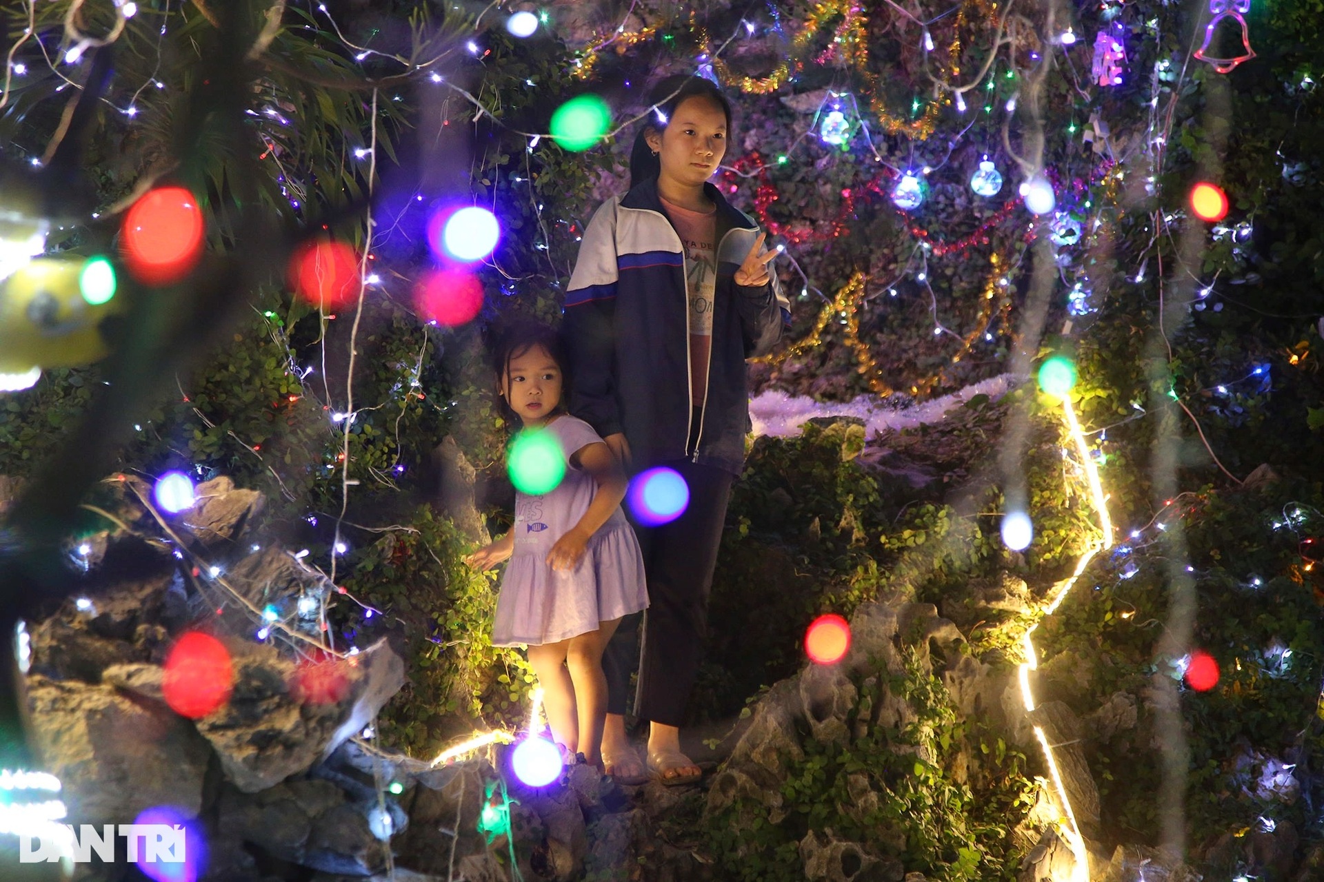 Ngôi làng ở ngoại thành Hà Nội lung linh như xứ sở thần tiên dịp Noel - 5 Ngôi làng ở ngoại thành Hà Nội lung linh như xứ sở thần tiên dịp Noel - 5