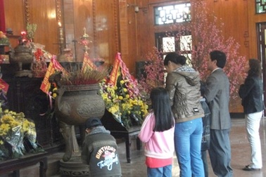 Đầu xuân về thăm quê Bác