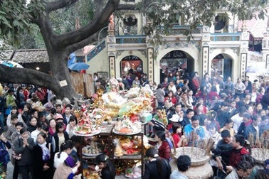 Tha hồ "chặt chém" người đi "vay nợ" Bà Chúa Kho