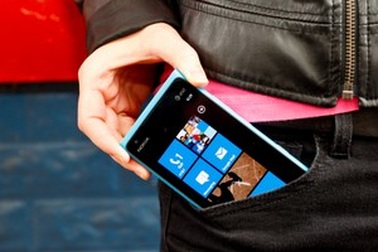 Nokia bị “người nhà” khởi kiện vì “ba hoa” về Windows Phone