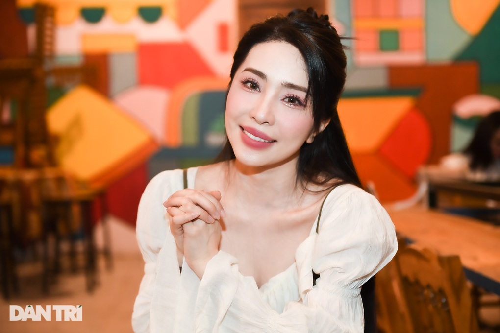 Xuân Hinh, Vân Dung và loạt sao Việt chúc Tết độc giả Dân trí - 6 Xuân Hinh, Vân Dung và loạt sao Việt chúc Tết độc giả Dân trí - 6