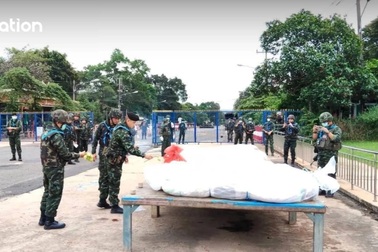 Thái Lan trao trả thi thể 12 binh sĩ Campuchia trước thềm đàm phán