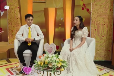 Chàng trai mua nhẫn tỏ tình với bạn gái nhưng vẫn bị giận dỗi