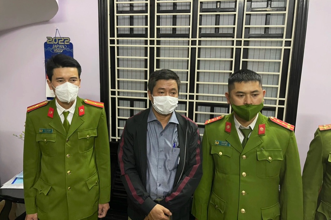 Vụ bắt Giám đốc, Kế toán trưởng CDC Thừa Thiên Huế: Thu giữ nhiều tiền mặt - 2 Vụ bắt Giám đốc, Kế toán trưởng CDC Thừa Thiên Huế: Thu giữ nhiều tiền mặt - 2