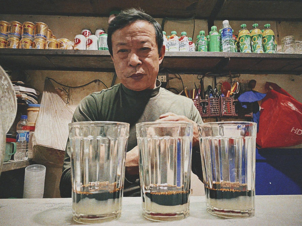 Món cà phê bọt độc lạ, dốc ngược cũng không đổ nổi tiếng ở chợ Vinh - 3 Món cà phê bọt độc lạ, dốc ngược cũng không đổ nổi tiếng ở chợ Vinh - 3