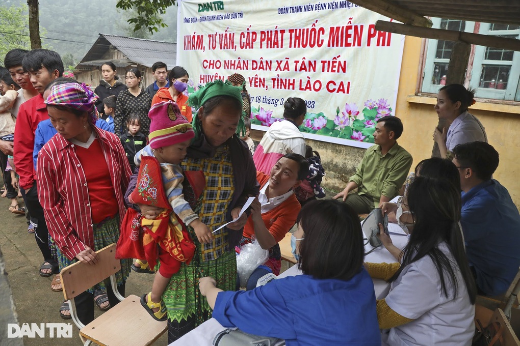Khởi công điểm trường Dân trí, nâng bước học sinh thôn bản tới trường - 10 Khởi công điểm trường Dân trí, nâng bước học sinh thôn bản tới trường - 10