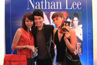 Phương Mai chung vui cùng "người yêu"