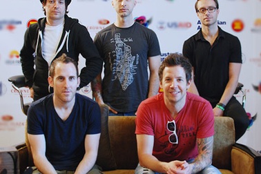 Simple Plan khen Mỹ Tâm “hoang dại”