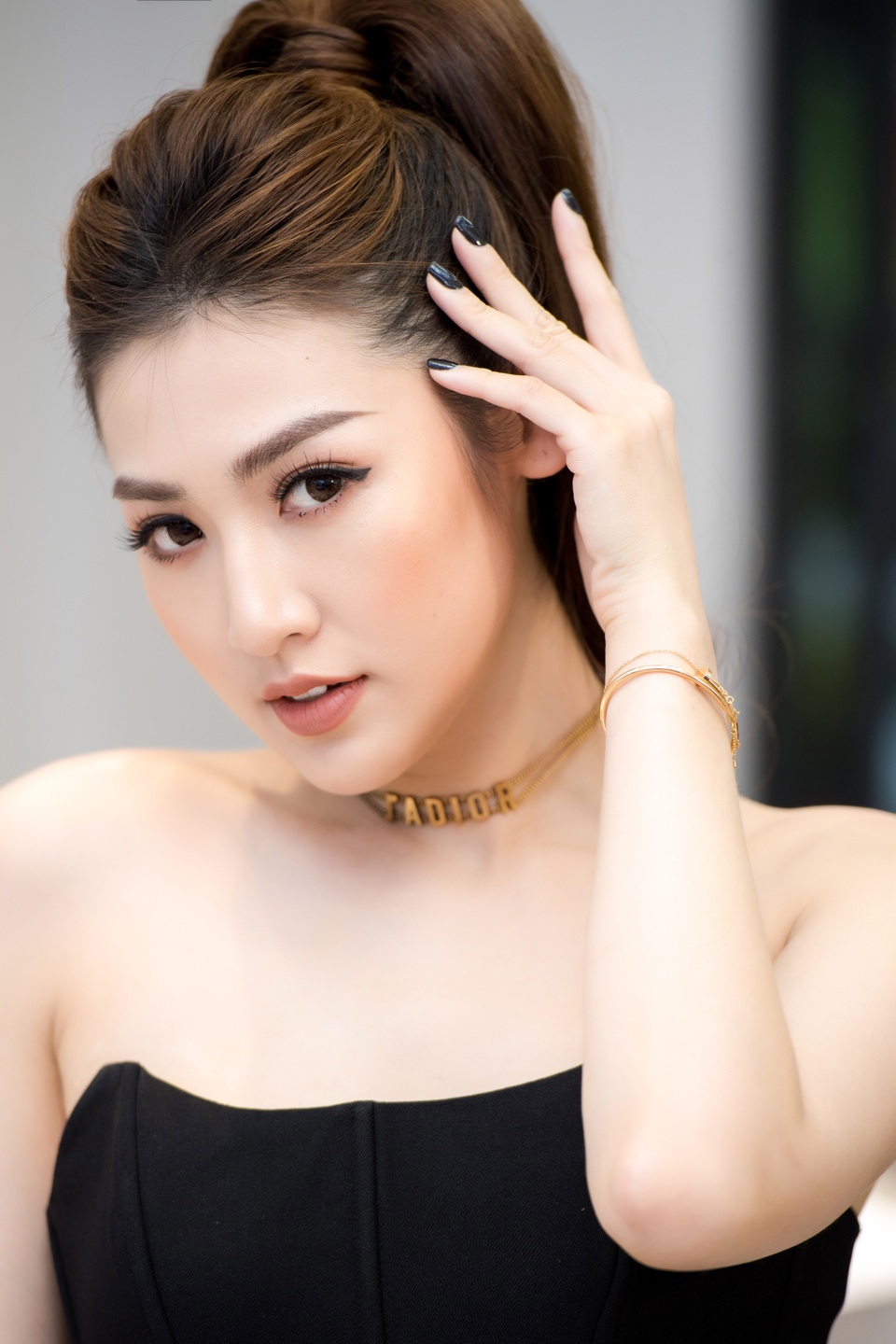 Á hậu Tú Anh quyến rũ, Ninh Dương Lan Ngọc được fan Hà Nội vây kín - 3 Á hậu Tú Anh quyến rũ, Ninh Dương Lan Ngọc được fan Hà Nội vây kín - 3