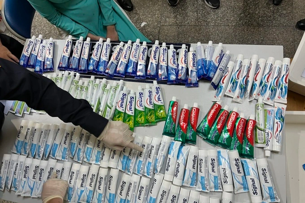 Triệt phá loạt đường dây vận chuyển ma túy phương thức mới, thu giữ 50kg - 1 Triệt phá loạt đường dây vận chuyển ma túy phương thức mới, thu giữ 50kg - 1