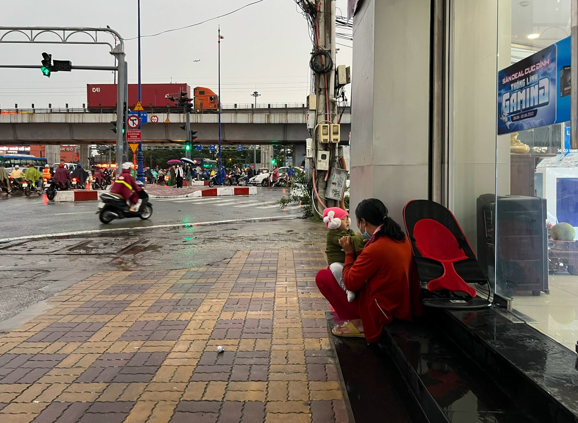 Người mẹ uất nghẹn khi bị mắng cho con uống thuốc ngủ để bán vé số - 3 Người mẹ uất nghẹn khi bị mắng cho con uống thuốc ngủ để bán vé số - 3