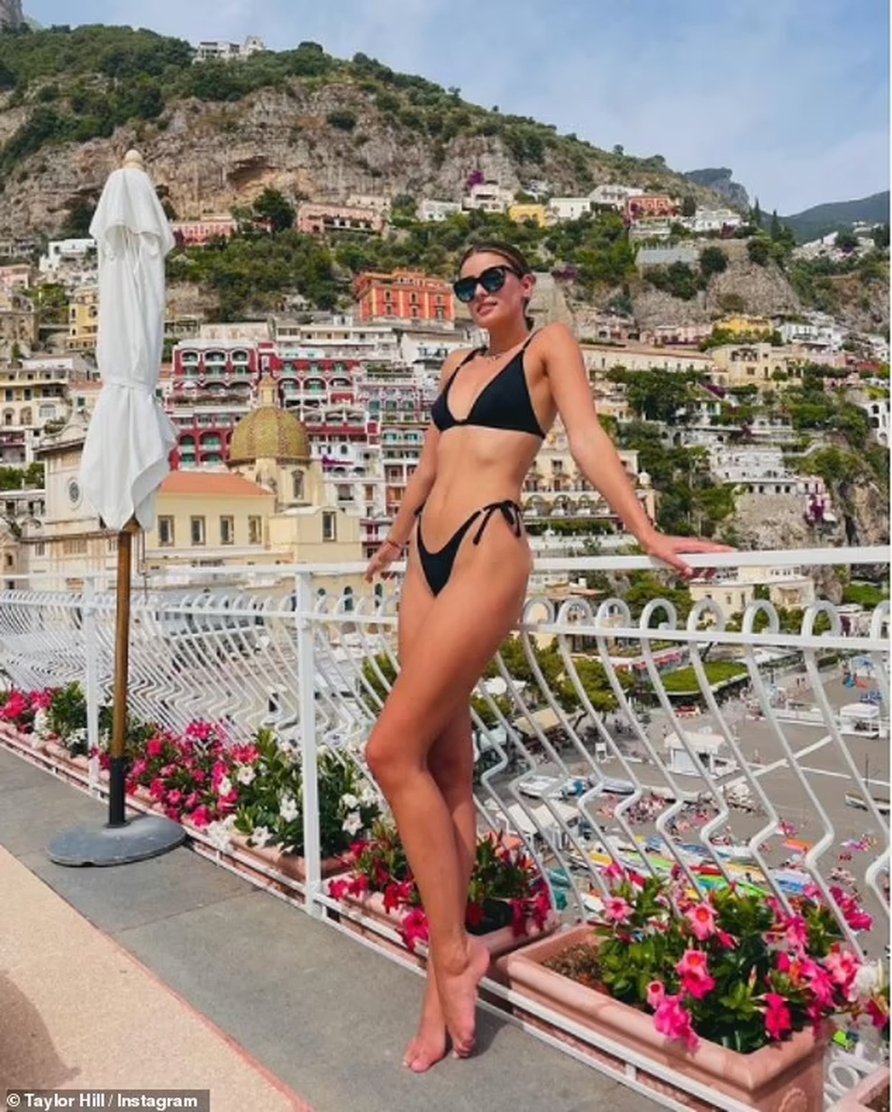 Cựu thiên thần nội y Taylor Hill khoe chân dài miên man - 2 Cựu thiên thần nội y Taylor Hill khoe chân dài miên man - 2