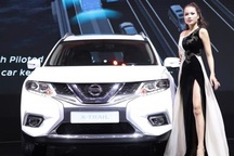 Nissan giảm giá Sunny và X-Trail, Honda tăng giá CR-V