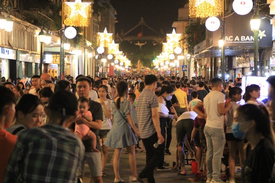 Hà Nội khuyến cáo du khách tránh tập trung đông tại cùng một thời điểm - 1 Hà Nội khuyến cáo du khách tránh tập trung đông tại cùng một thời điểm - 1