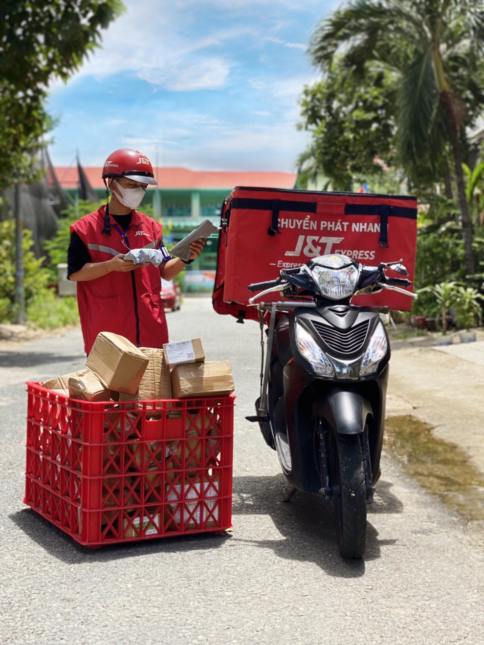 Tại TPHCM, shipper tuân thủ các quy định nhận diện được phép di chuyển liên quận - 3 Tại TPHCM, shipper tuân thủ các quy định nhận diện được phép di chuyển liên quận - 3