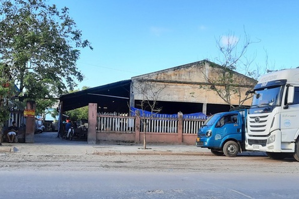 Kinh hãi nhiều xác lợn chết nổi trên sông Hương, ngay gần lò mổ - 2 Kinh hãi nhiều xác lợn chết nổi trên sông Hương, ngay gần lò mổ - 2
