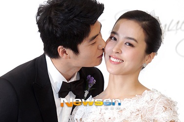 “Công chúa” Han Hye Jin rạng ngời tại đám cưới 