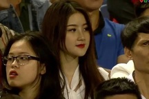 Nữ cổ động viên lên sóng vài giây trận Việt Nam - Thái Lan bỗng nổi tiếng