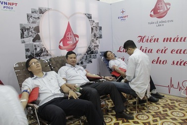 PTC3 hưởng ứng Tuần lễ hồng EVN lần II
