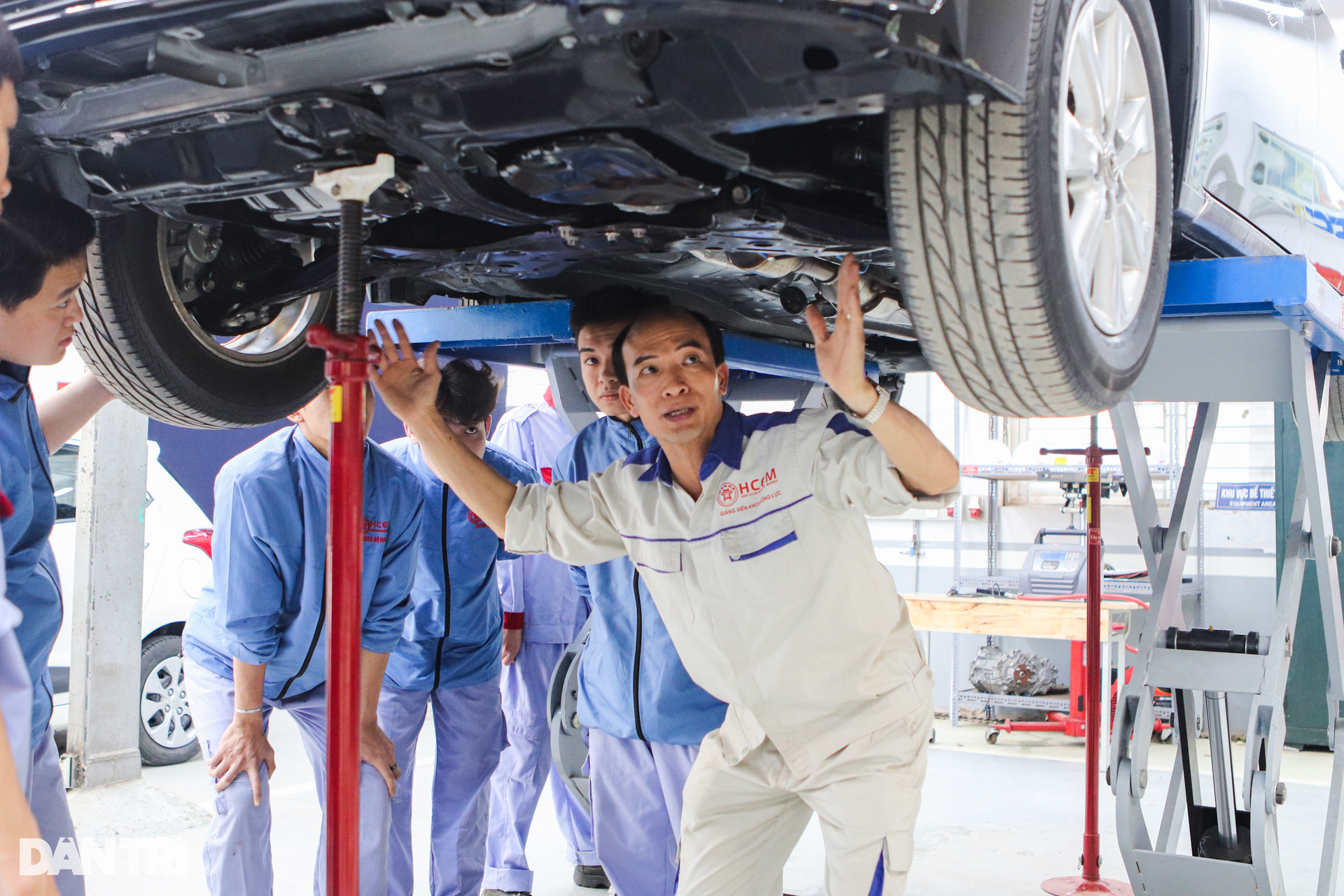 Học nghề một triệu đồng/tháng, làm việc ở châu Âu lương vài chục triệu đồng - 1 Học nghề một triệu đồng/tháng, làm việc ở châu Âu lương vài chục triệu đồng - 1