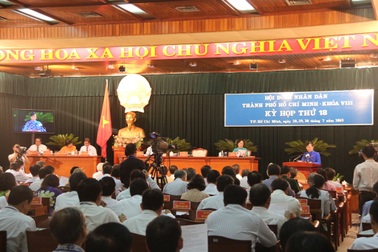 Kỳ họp HĐND TPHCM: Phút chót, chỉ trình 2/5 vấn đề