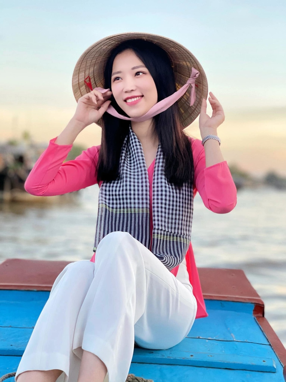Bốn mỹ nhân dẫn bản tin thời tiết xinh đẹp của VTV - 13 Bốn mỹ nhân dẫn bản tin thời tiết xinh đẹp của VTV - 13