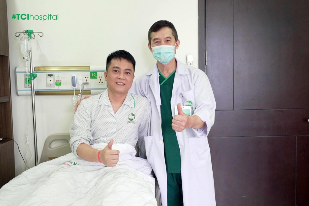 Giải cứu thận lạc chỗ hiếm gặp khỏi tình trạng sỏi gây tiểu máu - 3 Giải cứu thận lạc chỗ hiếm gặp khỏi tình trạng sỏi gây tiểu máu - 3
