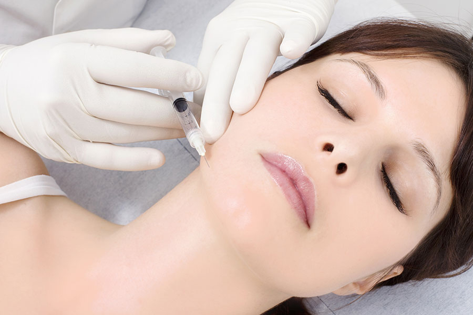 Tiêm filler cằm: Khoảng cách giữa chi phí và chất lượng - 1 Tiêm filler cằm: Khoảng cách giữa chi phí và chất lượng - 1