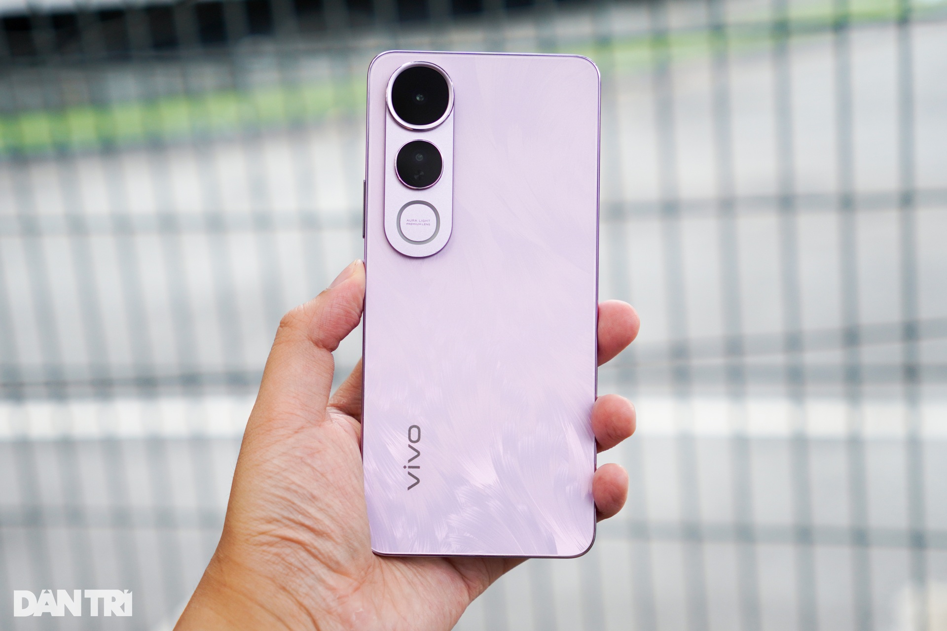 Đánh giá Vivo V50 Lite 5G: Pin khoẻ, hiệu suất trung bình - 29 Đánh giá Vivo V50 Lite 5G: Pin khoẻ, hiệu suất trung bình - 29