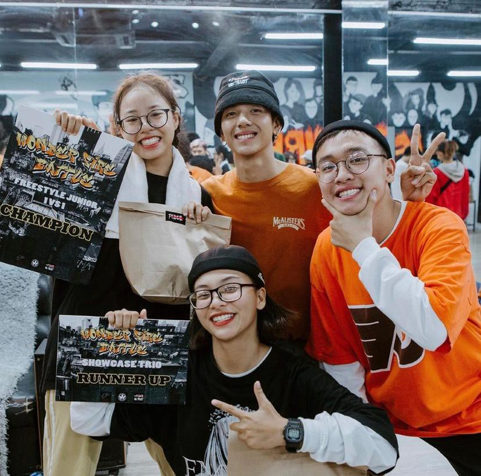 Nữ sinh Hòa Bình được bố mẹ hướng theo học múa nhưng lại đam mê hip hop - 10 Nữ sinh Hòa Bình được bố mẹ hướng theo học múa nhưng lại đam mê hip hop - 10